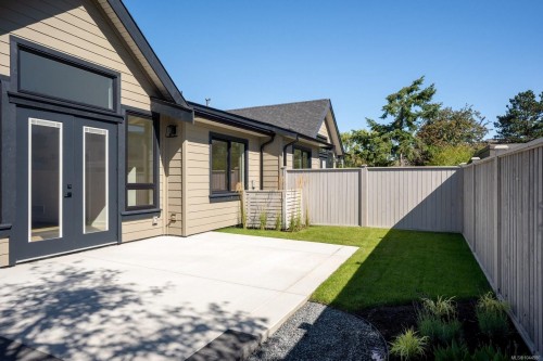 10011 Chicory Pl, Sidney, BC - Outdoor