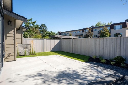 10011 Chicory Pl, Sidney, BC - Outdoor