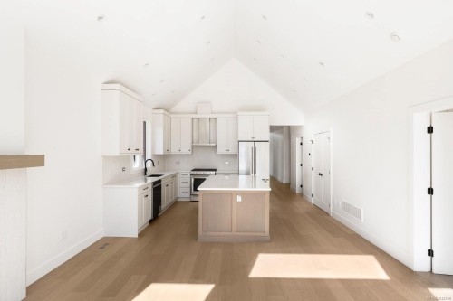 10011 Chicory Pl, Sidney, BC - Indoor Photo Showing Kitchen