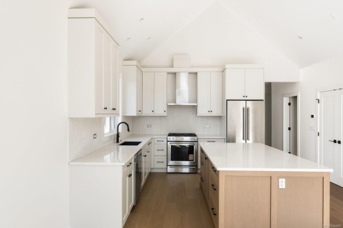 10011 Chicory Pl, Sidney, BC - Indoor Photo Showing Kitchen With Stainless Steel Kitchen