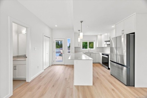 26 Leam Rd, Nanaimo, BC - Indoor Photo Showing Kitchen With Upgraded Kitchen