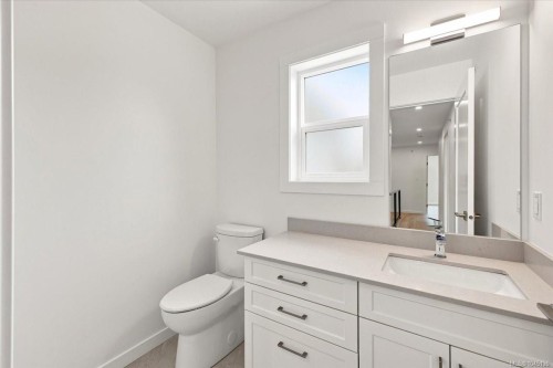 26 Leam Rd, Nanaimo, BC - Indoor Photo Showing Bathroom