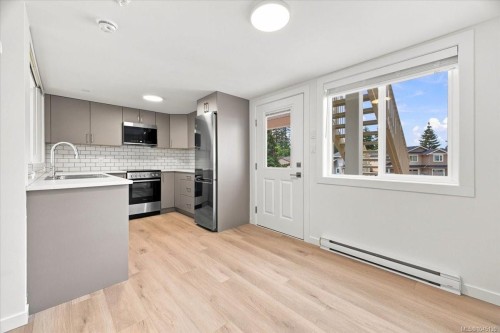 26 Leam Rd, Nanaimo, BC - Indoor Photo Showing Kitchen