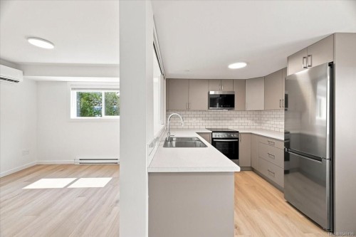 26 Leam Rd, Nanaimo, BC - Indoor Photo Showing Kitchen With Double Sink With Upgraded Kitchen
