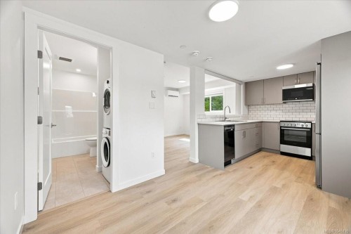 26 Leam Rd, Nanaimo, BC - Indoor Photo Showing Kitchen