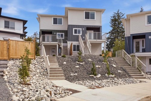 26 Leam Rd, Nanaimo, BC - Outdoor With Facade
