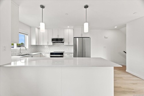26 Leam Rd, Nanaimo, BC - Indoor Photo Showing Kitchen With Double Sink With Upgraded Kitchen
