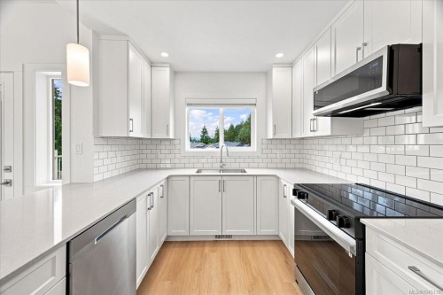 26 Leam Rd, Nanaimo, BC - Indoor Photo Showing Kitchen With Upgraded Kitchen