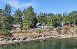 109 Malaspina Dr Gabriola Island, BC V0R 1X1