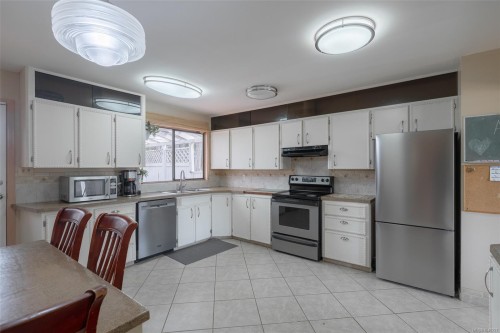2490 Highland Blvd, Nanaimo, BC 
