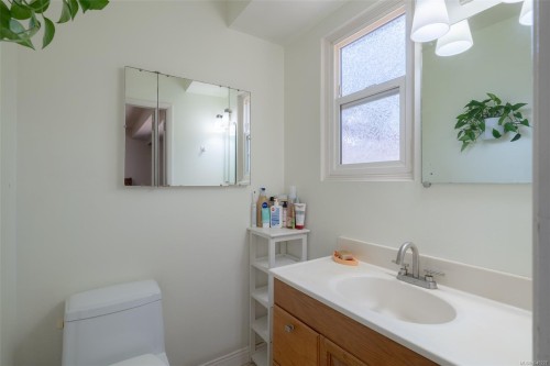 2490 Highland Blvd, Nanaimo, BC 