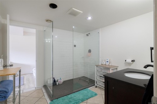 2490 Highland Blvd, Nanaimo, BC 