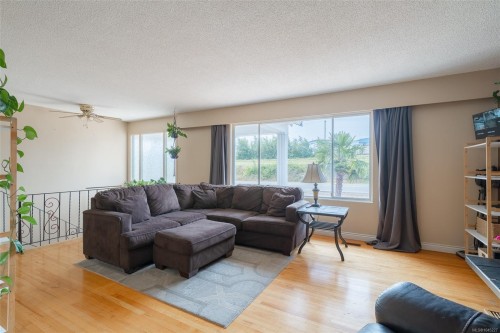 2490 Highland Blvd, Nanaimo, BC 