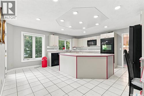 3230 Calder Terrace, Saskatoon, SK - Indoor Photo Showing Kitchen
