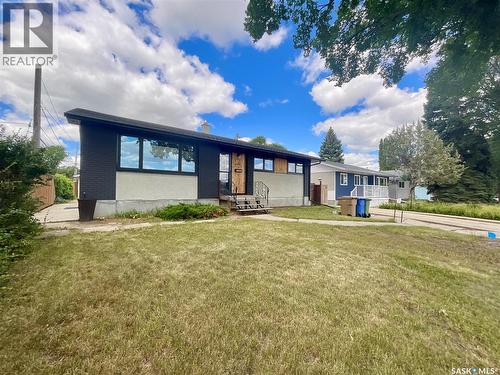 68 Cameron Crescent, Regina, SK - Outdoor
