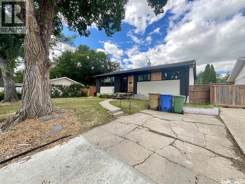 68 Cameron Crescent, Regina, SK - Outdoor