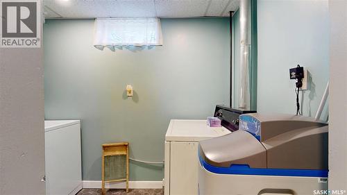 68 Cameron Crescent, Regina, SK - Indoor