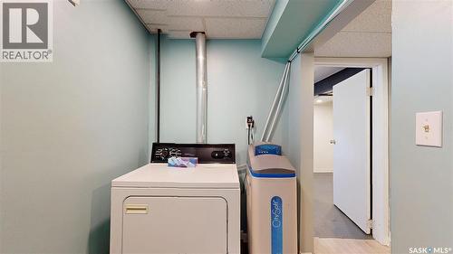 68 Cameron Crescent, Regina, SK - Indoor Photo Showing Laundry Room
