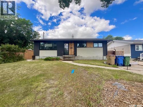 68 Cameron Crescent, Regina, SK - Outdoor