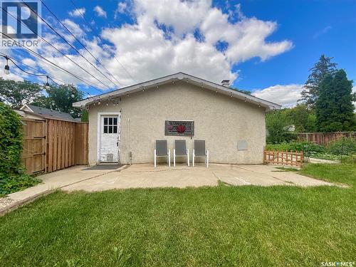 68 Cameron Crescent, Regina, SK - Outdoor