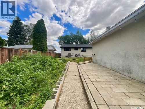 68 Cameron Crescent, Regina, SK - Outdoor