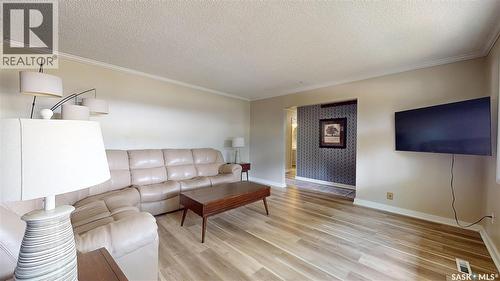 68 Cameron Crescent, Regina, SK - Indoor Photo Showing Living Room
