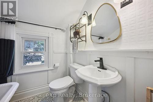 650 St David St, North Road, Centre Wellington (Fergus), ON - Indoor Photo Showing Bathroom