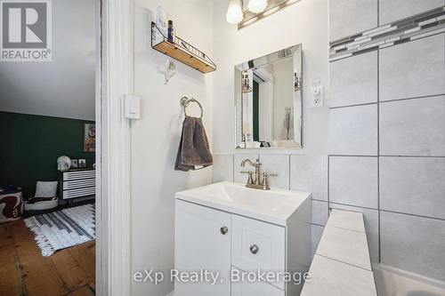 650 St David St, North Road, Centre Wellington (Fergus), ON - Indoor Photo Showing Bathroom
