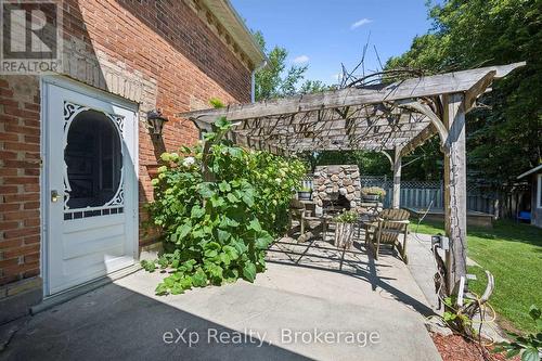 650 St David St, North Road, Centre Wellington (Fergus), ON - Outdoor