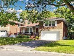 130 BETTY ANN DRIVE  Toronto, ON M2N 1X4