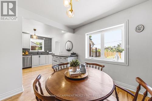 255 Weir Street N, Hamilton, ON - Indoor Photo Showing Dining Room