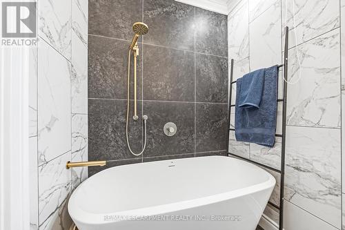 255 Weir Street N, Hamilton, ON - Indoor Photo Showing Bathroom