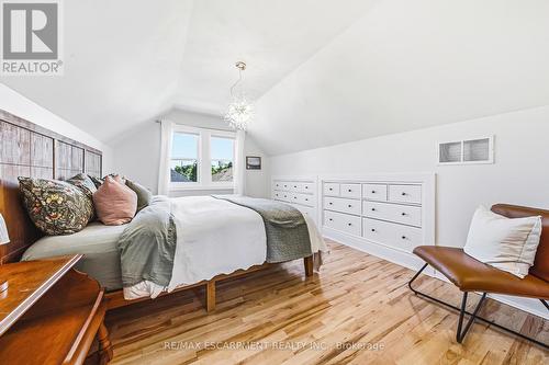255 Weir Street N, Hamilton, ON - Indoor Photo Showing Bedroom