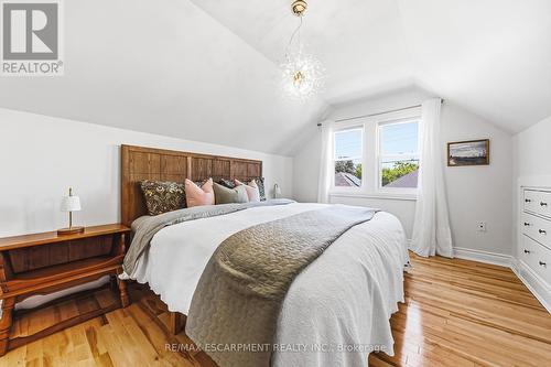 255 Weir Street N, Hamilton, ON - Indoor Photo Showing Bedroom