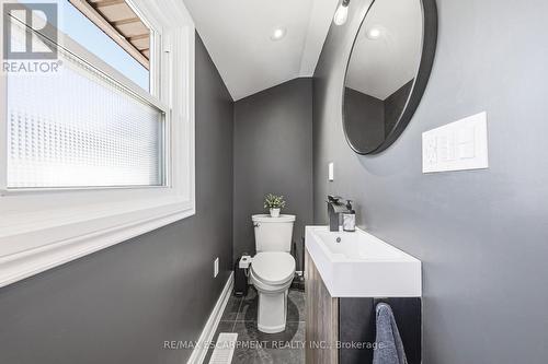 255 Weir Street N, Hamilton, ON - Indoor Photo Showing Bathroom