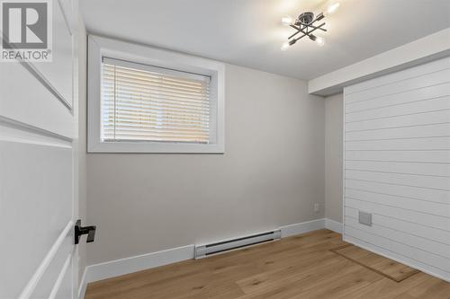 21 Devaughn Street, Paradise, NL - Indoor Photo Showing Other Room