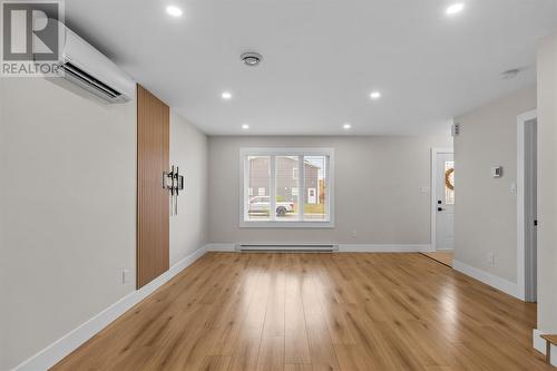 21 Devaughn Street, Paradise, NL - Indoor Photo Showing Other Room