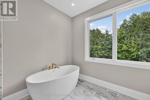 Primary Ensuite - Upper - 933 7Th Line, Innisfil, ON - Indoor Photo Showing Bathroom