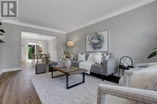 12 Prince Albert Street, Ottawa, ON - Indoor Photo Showing Living Room