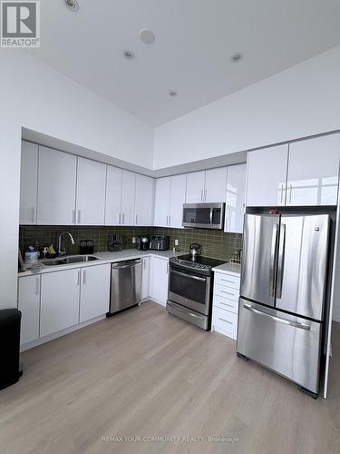 PH2 - 2220 LAKESHORE BOULEVARD , Toronto, Ontario M8V 0C1 3
