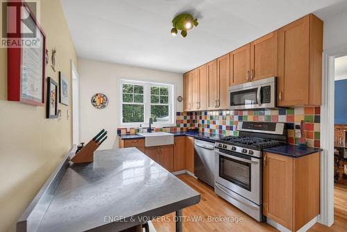 134 Rachael Avenue, Ottawa, ON - Indoor Photo Showing Kitchen