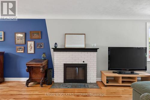 134 Rachael Avenue, Ottawa, ON - Indoor Photo Showing Living Room With Fireplace