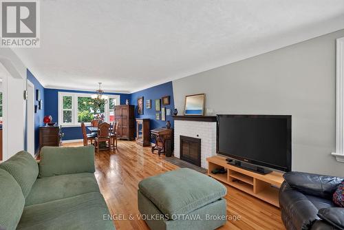 134 Rachael Avenue, Ottawa, ON - Indoor Photo Showing Living Room With Fireplace