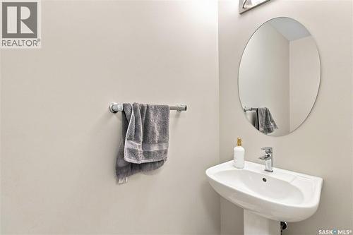 422 Myles Heidt Manor, Saskatoon, SK - Indoor Photo Showing Bathroom