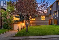 3042 28 Street SW  Calgary, AB T3E 2J5