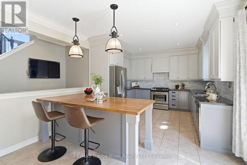 18 Rainbow Crescent, Whitby (Brooklin), ON - Indoor Photo Showing Kitchen With Stainless Steel Kitchen With Upgraded Kitchen