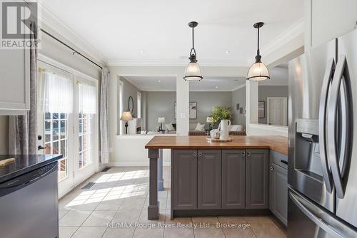 18 Rainbow Crescent, Whitby (Brooklin), ON - Indoor Photo Showing Kitchen With Stainless Steel Kitchen With Upgraded Kitchen
