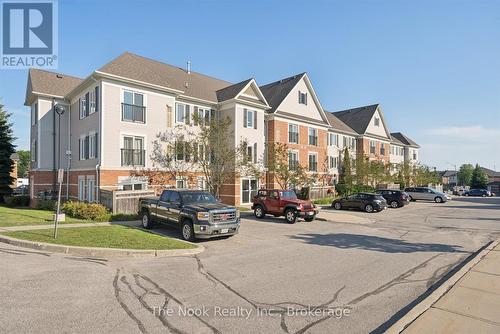 301 - 106 ASPEN SPRINGS DRIVE  Clarington (Bowmanville), ON L1C 5N6