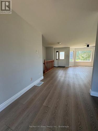 8 WHITNEY COURT , Kawartha Lakes (Lindsay), Ontario K9V 6C4 5