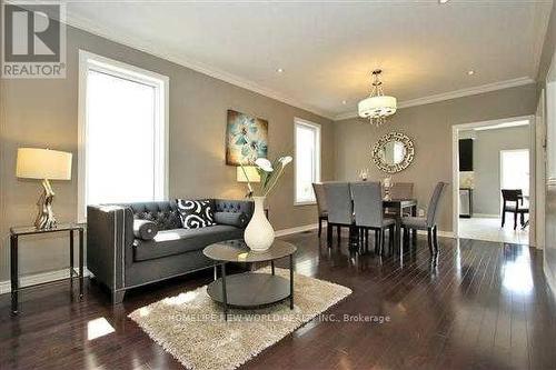 20 Pineforest Place, Markham, ON - Indoor Photo Showing Living Room